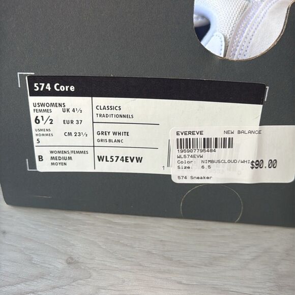 New balance Women's
574 Core grey/white‎ size 6.5 NWT in box - Picture 10 of 14